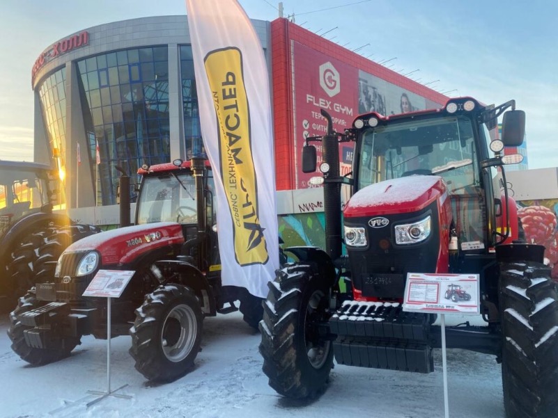 Сельскохозяйственная выставка у ТЦ “Континент” Сельскохозяйственная выставка у ТЦ “Континент”