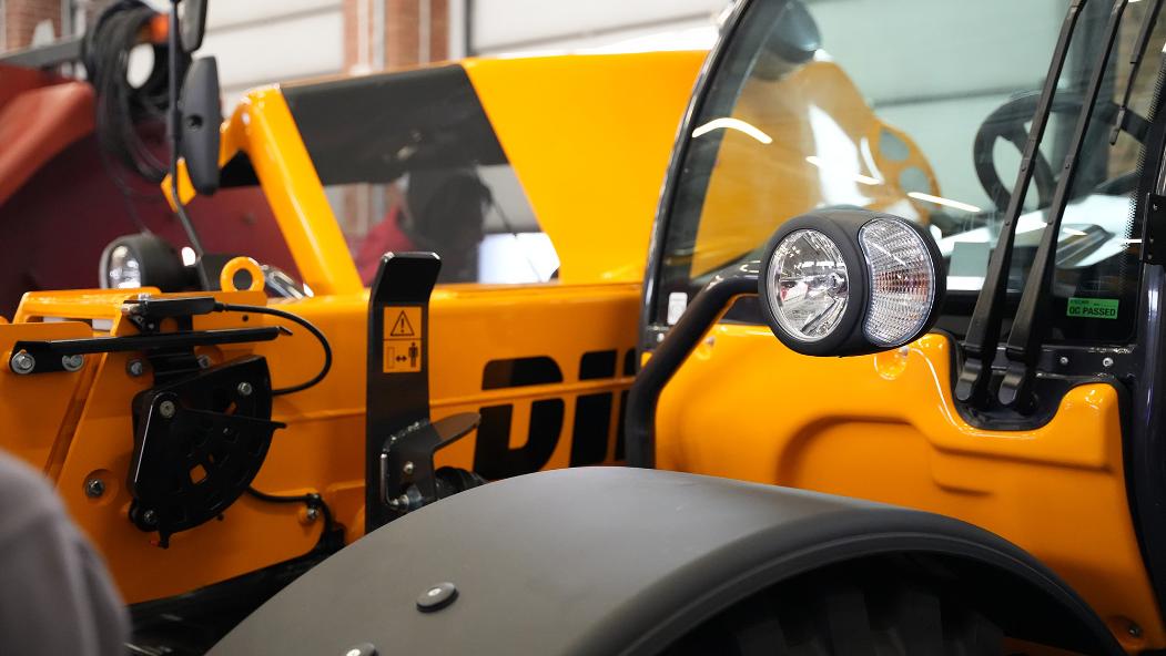 Сервисные инженеры «Агро-Мастер» прошли обучение по новой модели DIECI AGri PLUS 40.7 PS EVO 2 Сервисные инженеры «Агро-Мастер» прошли обучение по новой модели DIECI AGri PLUS 40.7 PS EVO 2