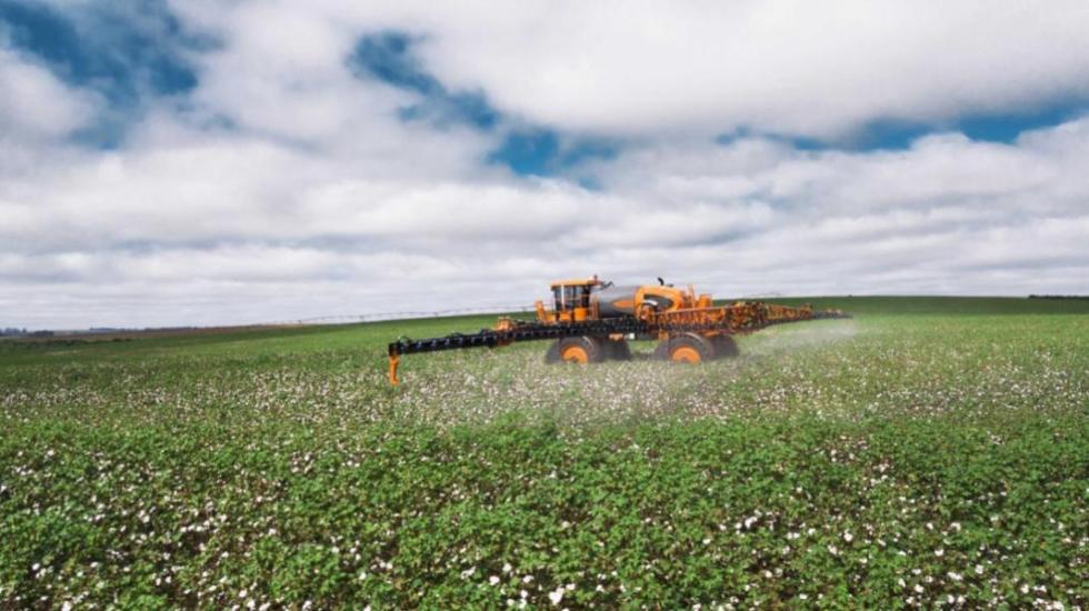 Сравнение самоходных опрыскивателей Jacto и Amazone Сравнение самоходных опрыскивателей Jacto и Amazone