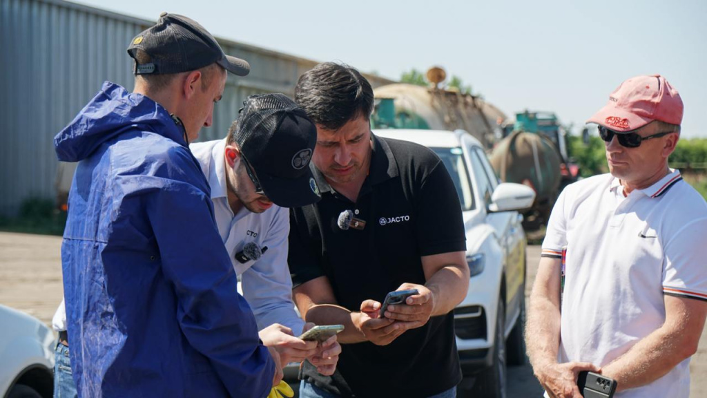 photo_5375518511931192523_y.jpg photo_5375518511931192523_y.jpg