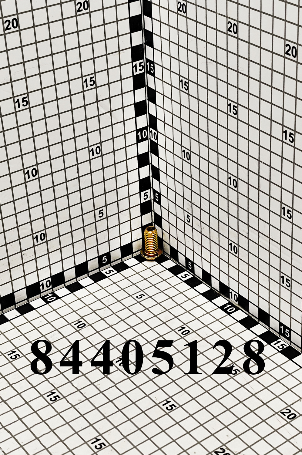 Винт 84405128 CNHi