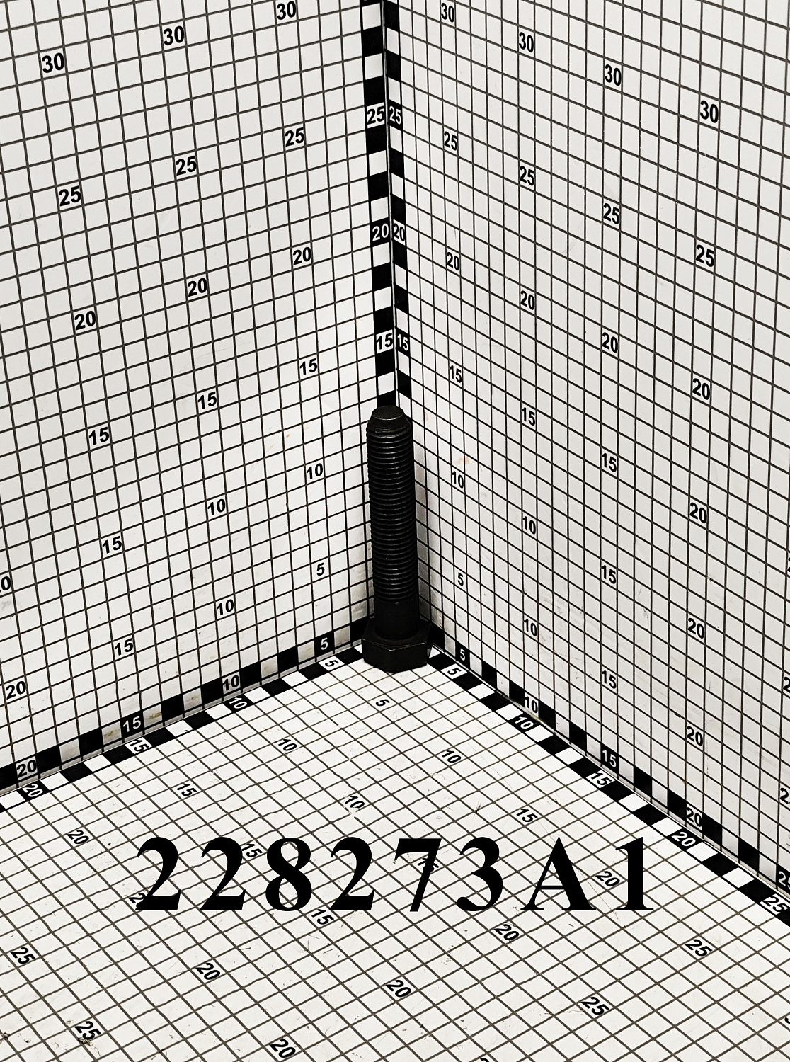 Болт колеса 228273A1 CNHi