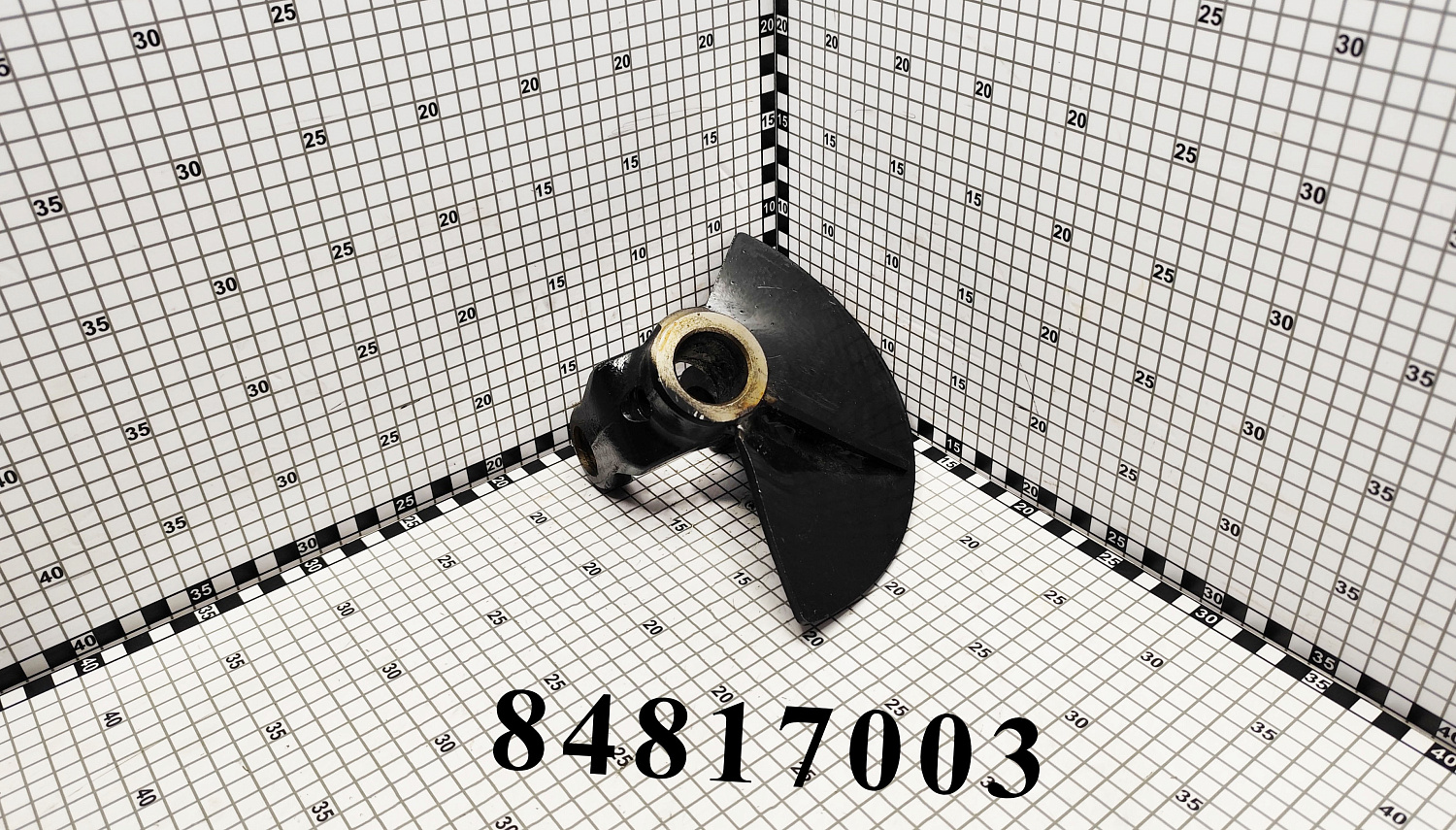 Вилка 84817003 CNHi