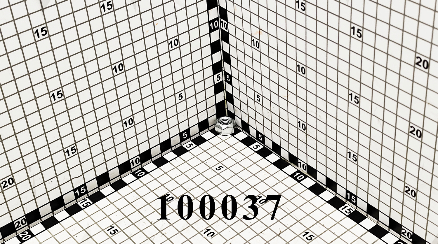 Гайка 100037 CNHi