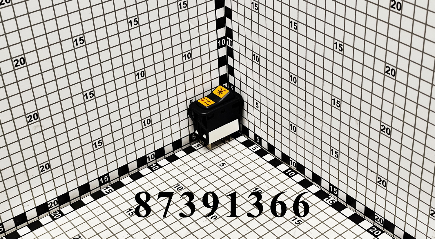Кнопка 87391366 CNHi