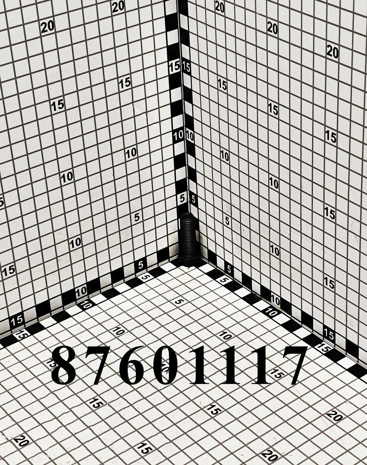 Болт 87601117 CNHi