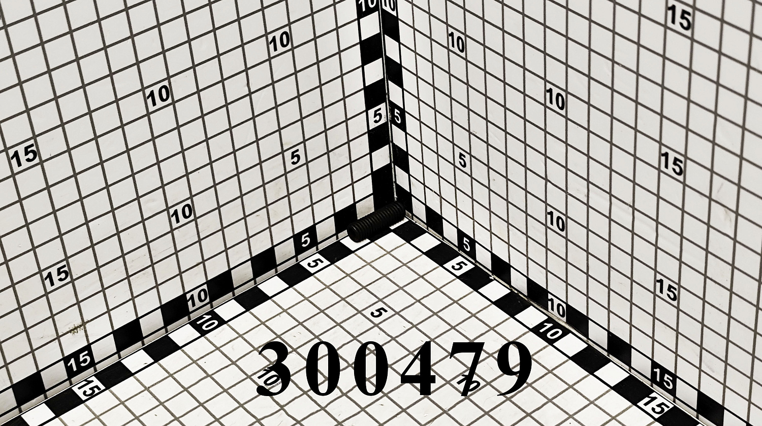Винт 300479 CNHi