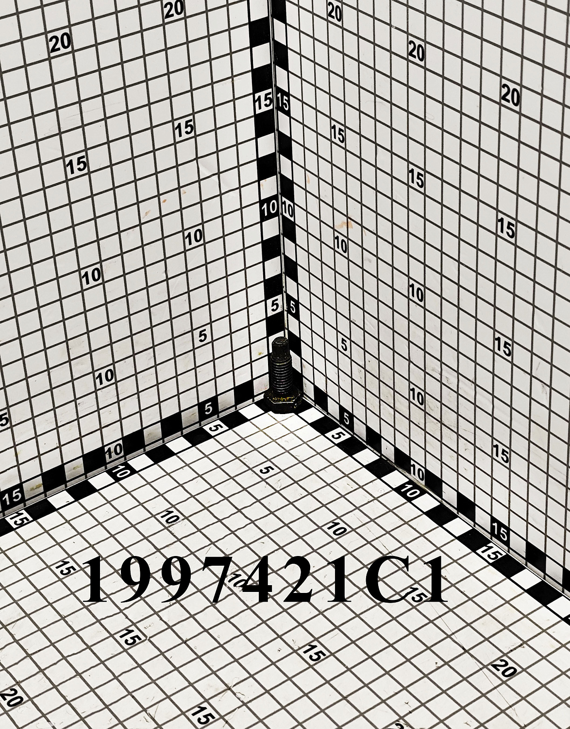 Болт 1997421C1 CNHi