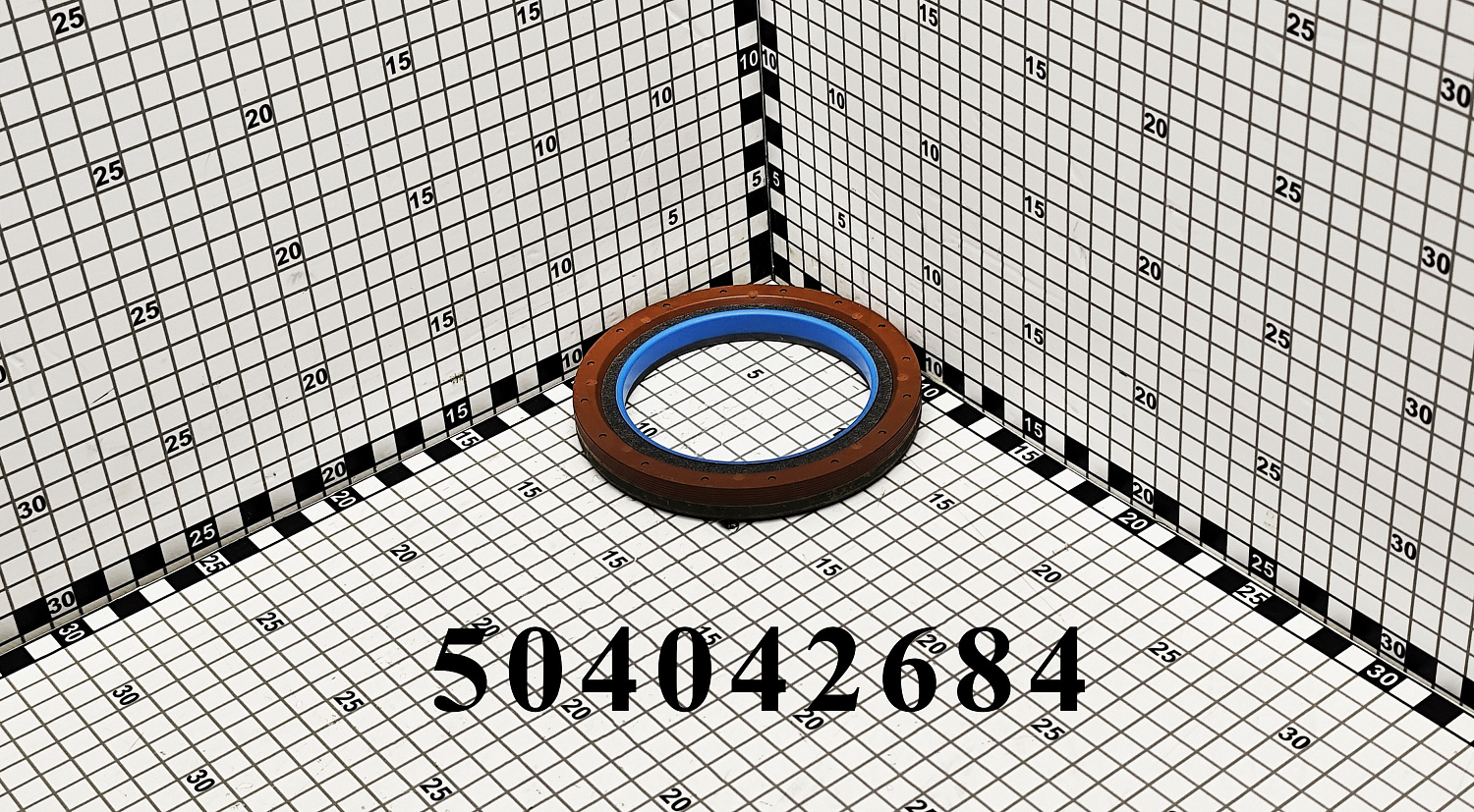 Сальник коленвала передний 504042684 CNHi