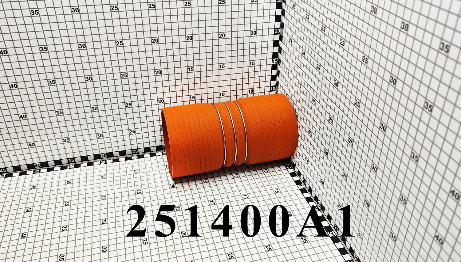 Патрубок 251400A1 CNHi