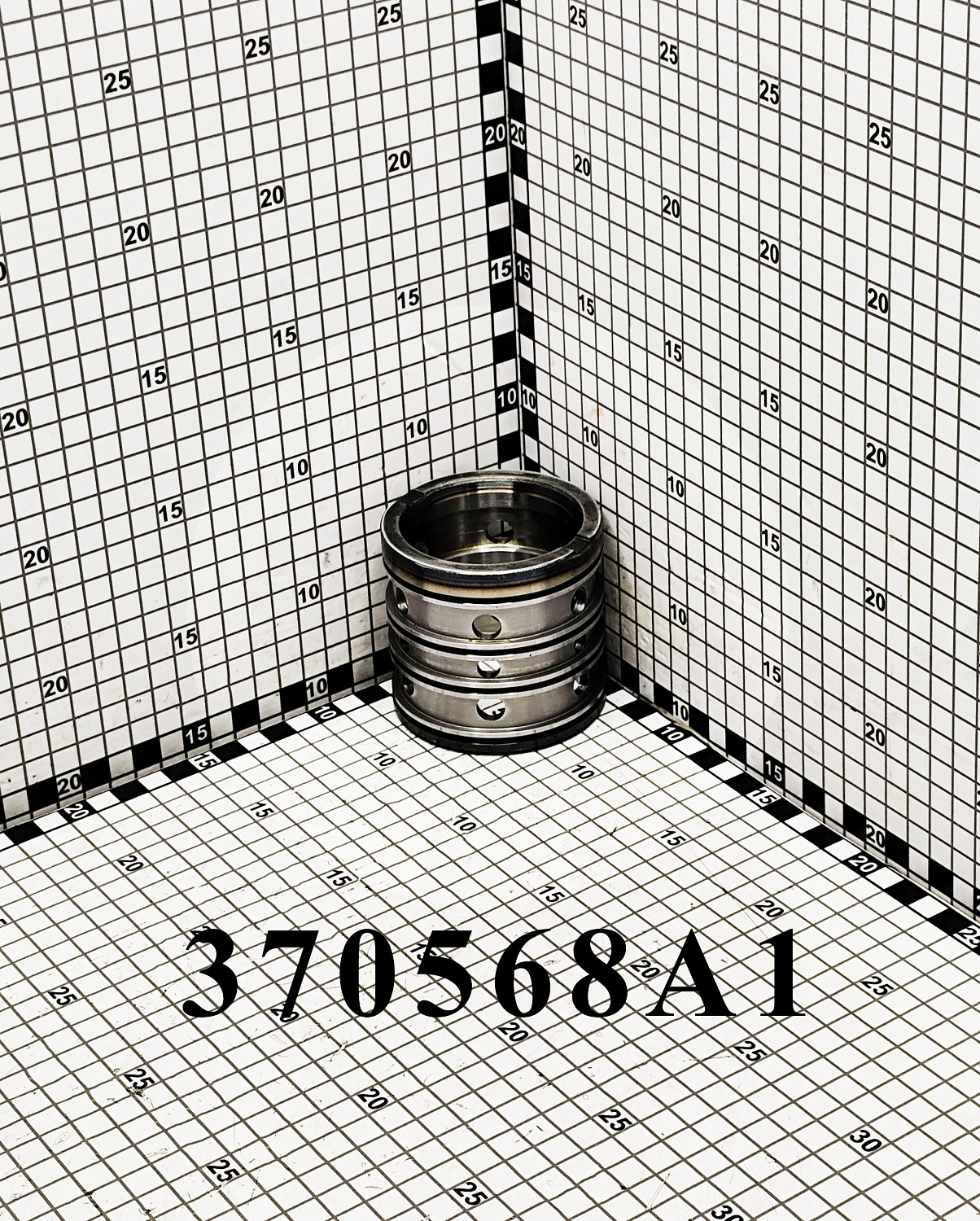 Держатель 370568A1 CNHi