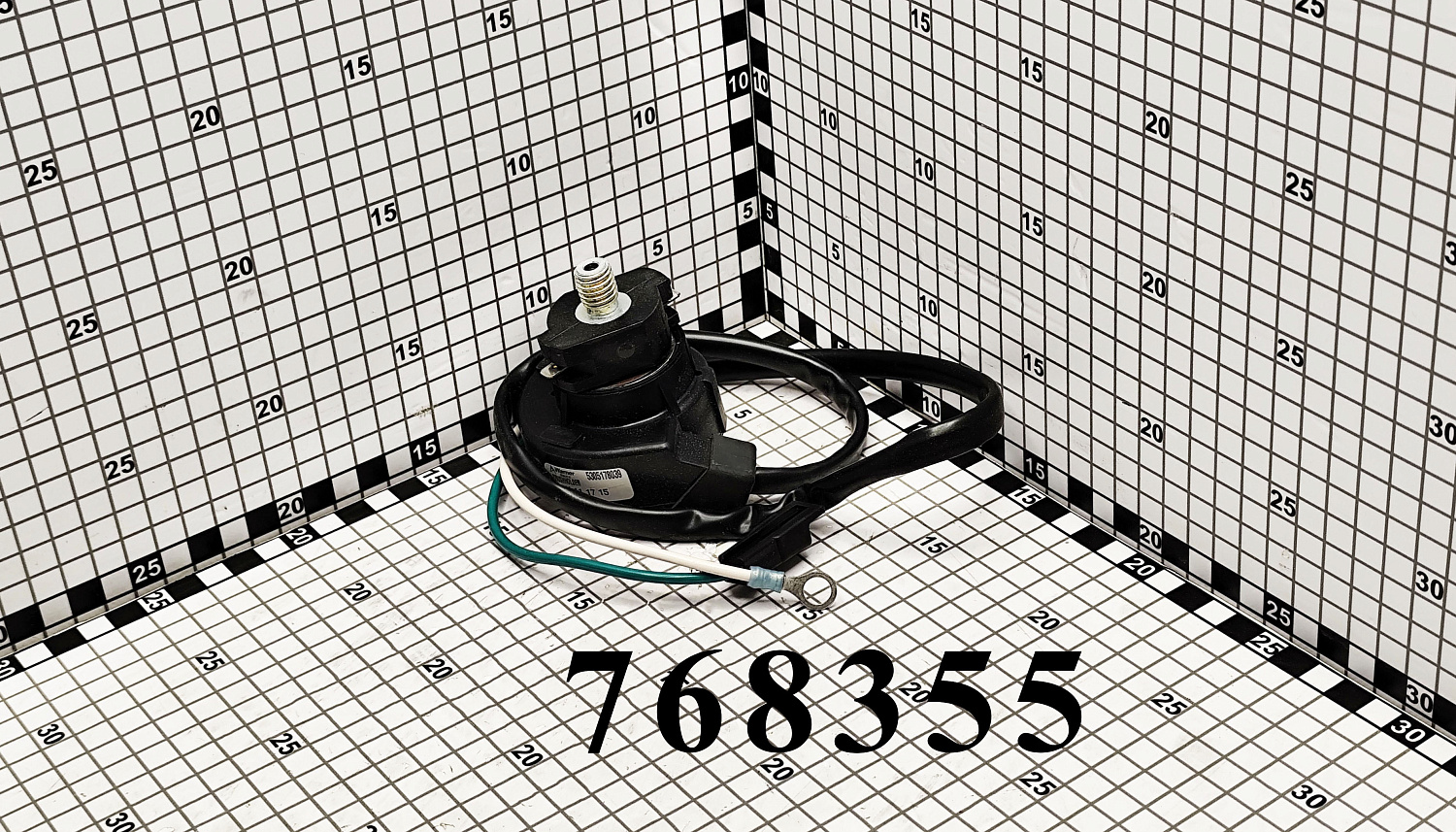 Держатель щетки 768355 CNHi
