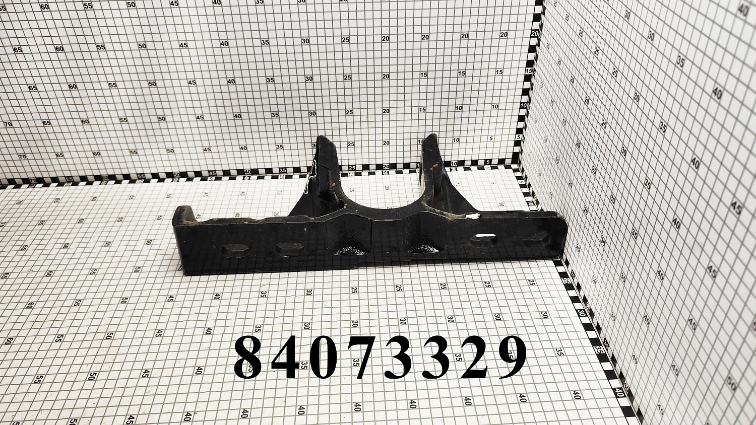 Суппорт 84073329 CNHi