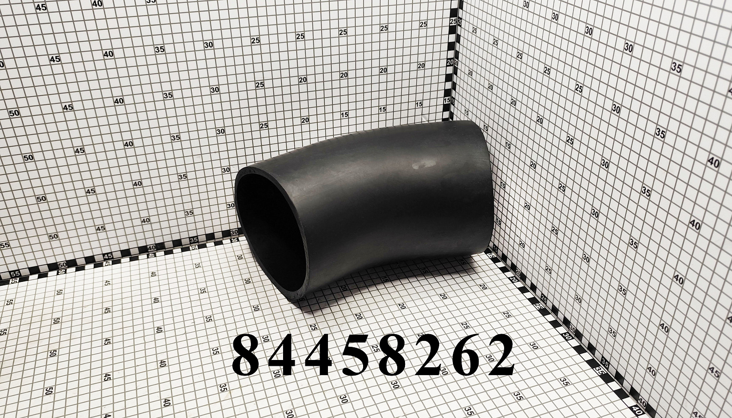 Патрубок 84458262 CNHi