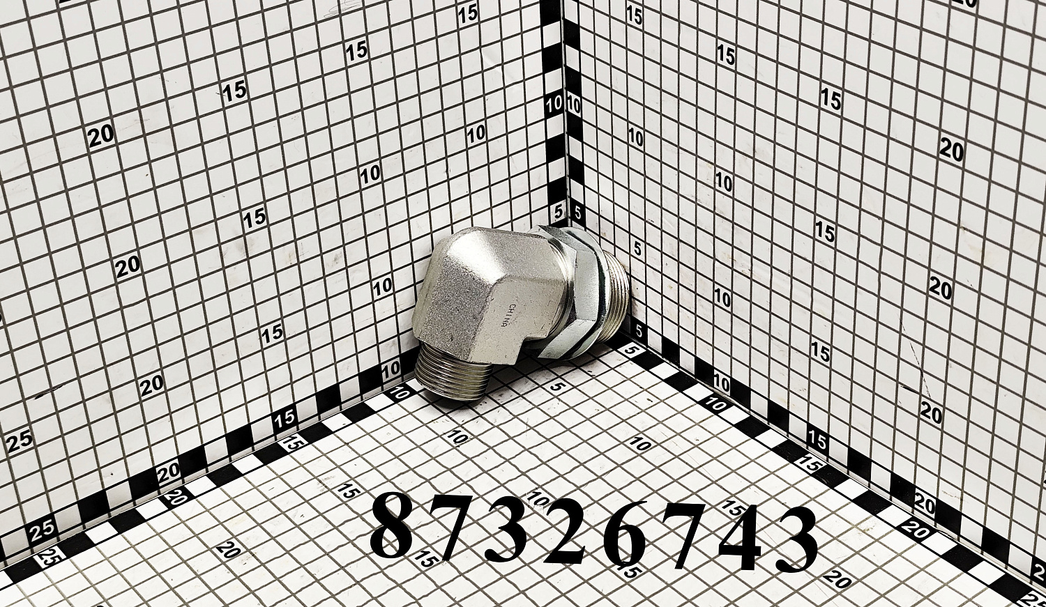 Фитинг 87326743 CNHi