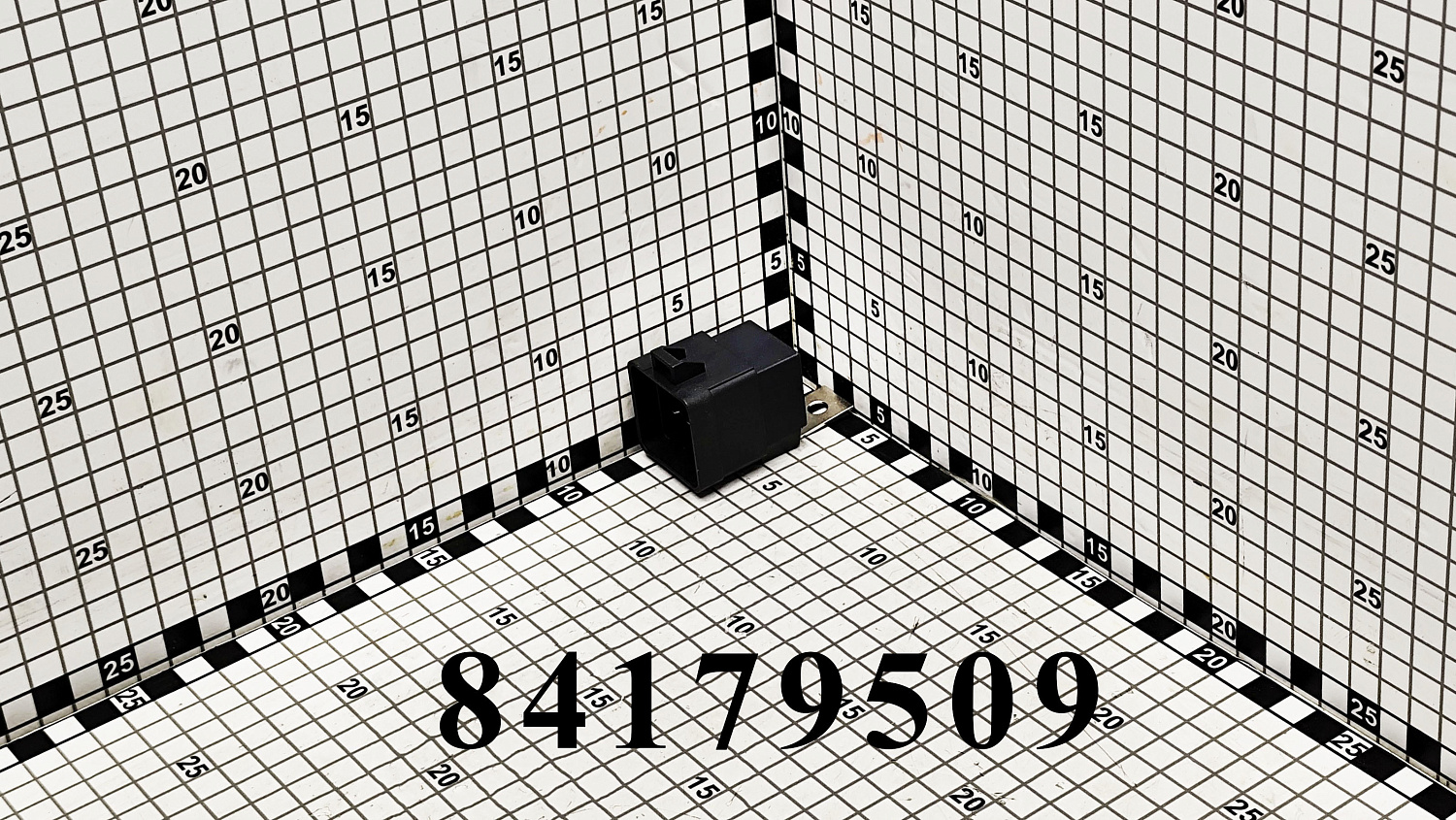 Реле 84179509 CNHi