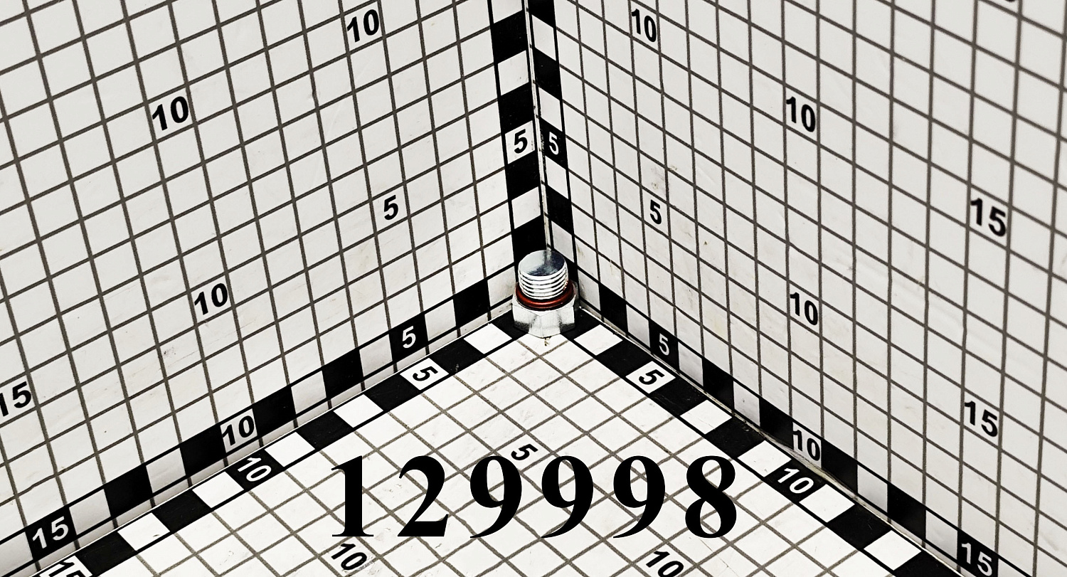 Болт 129998 CNHi