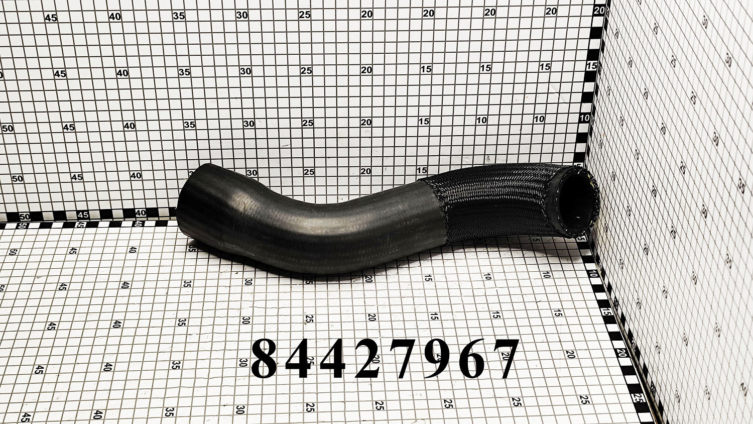 Патрубок 84427967 CNHi