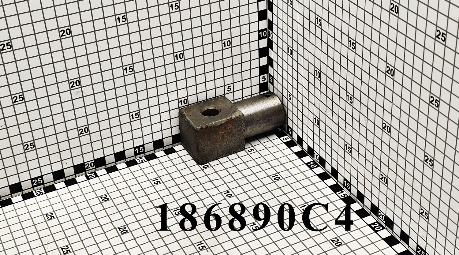Кронштейн 186890C4 CNHi