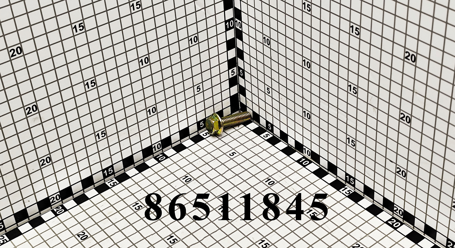 Болт 86511845 CNHi