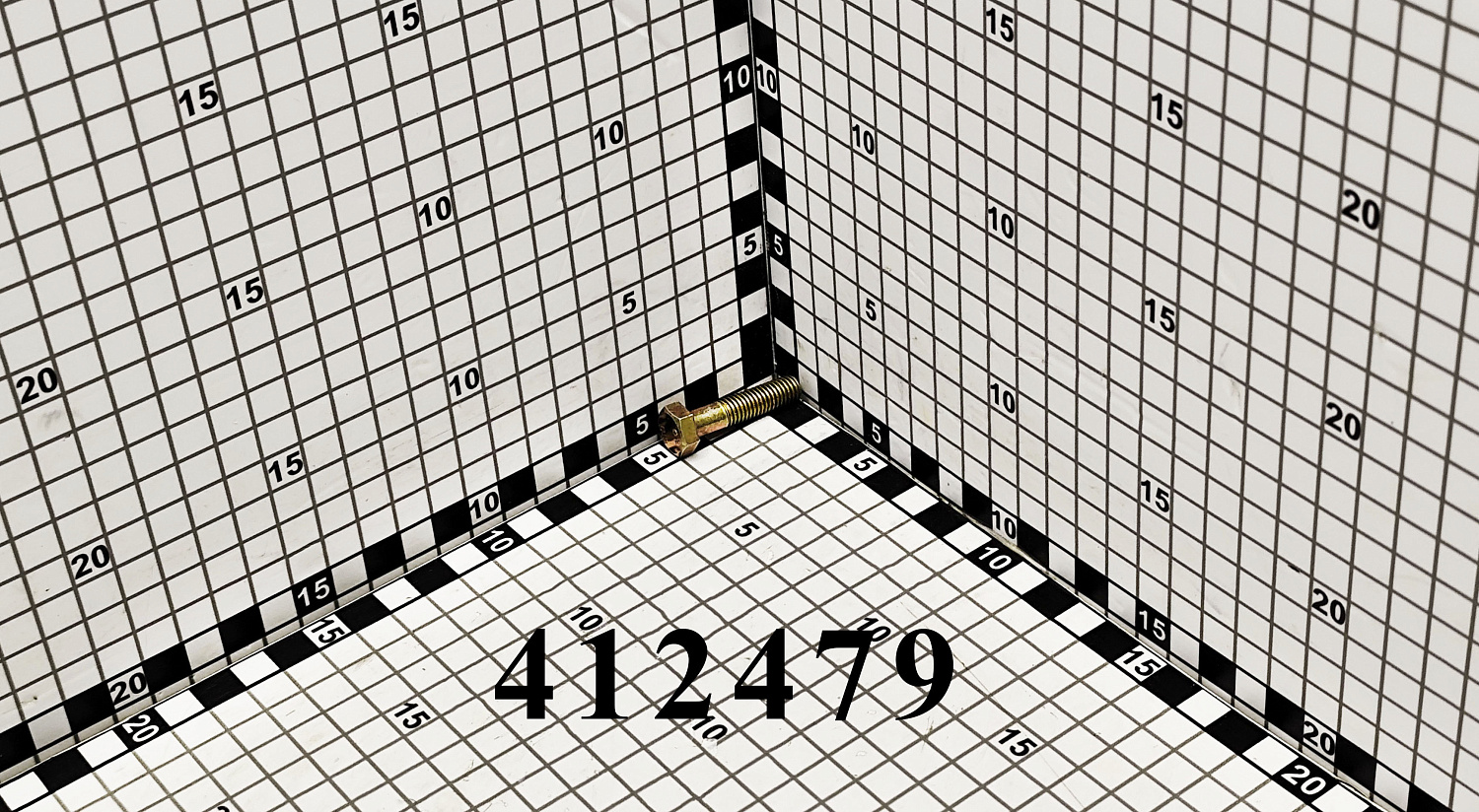 Болт 412479 CNHi