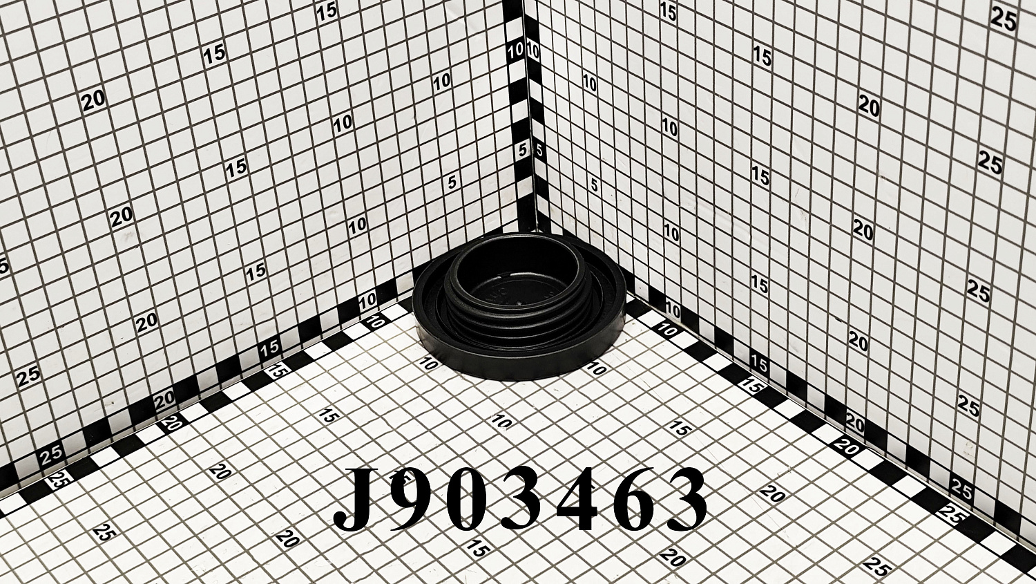 Крышка J903463 CNHi