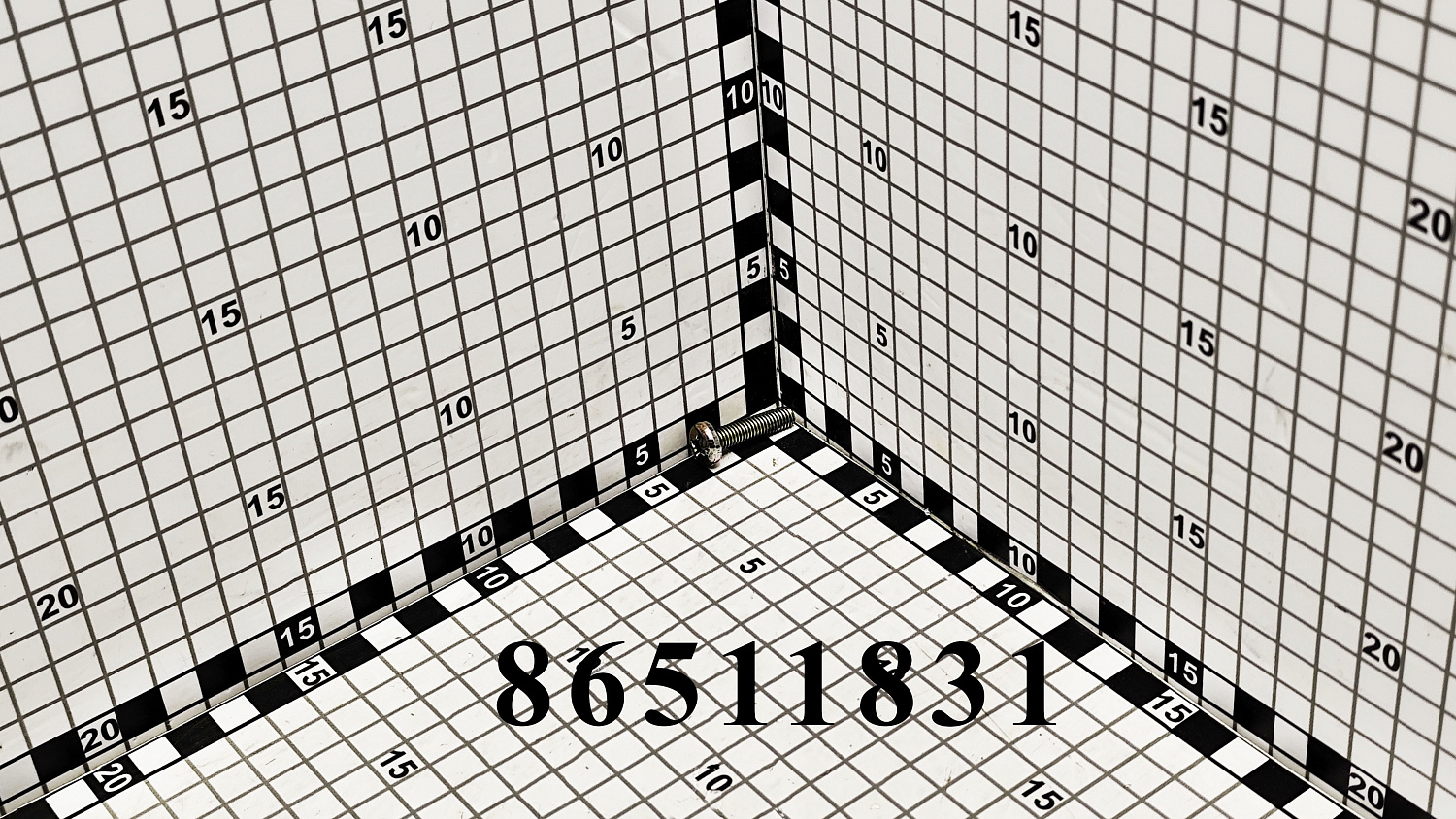 Винт 86511831 CNHi