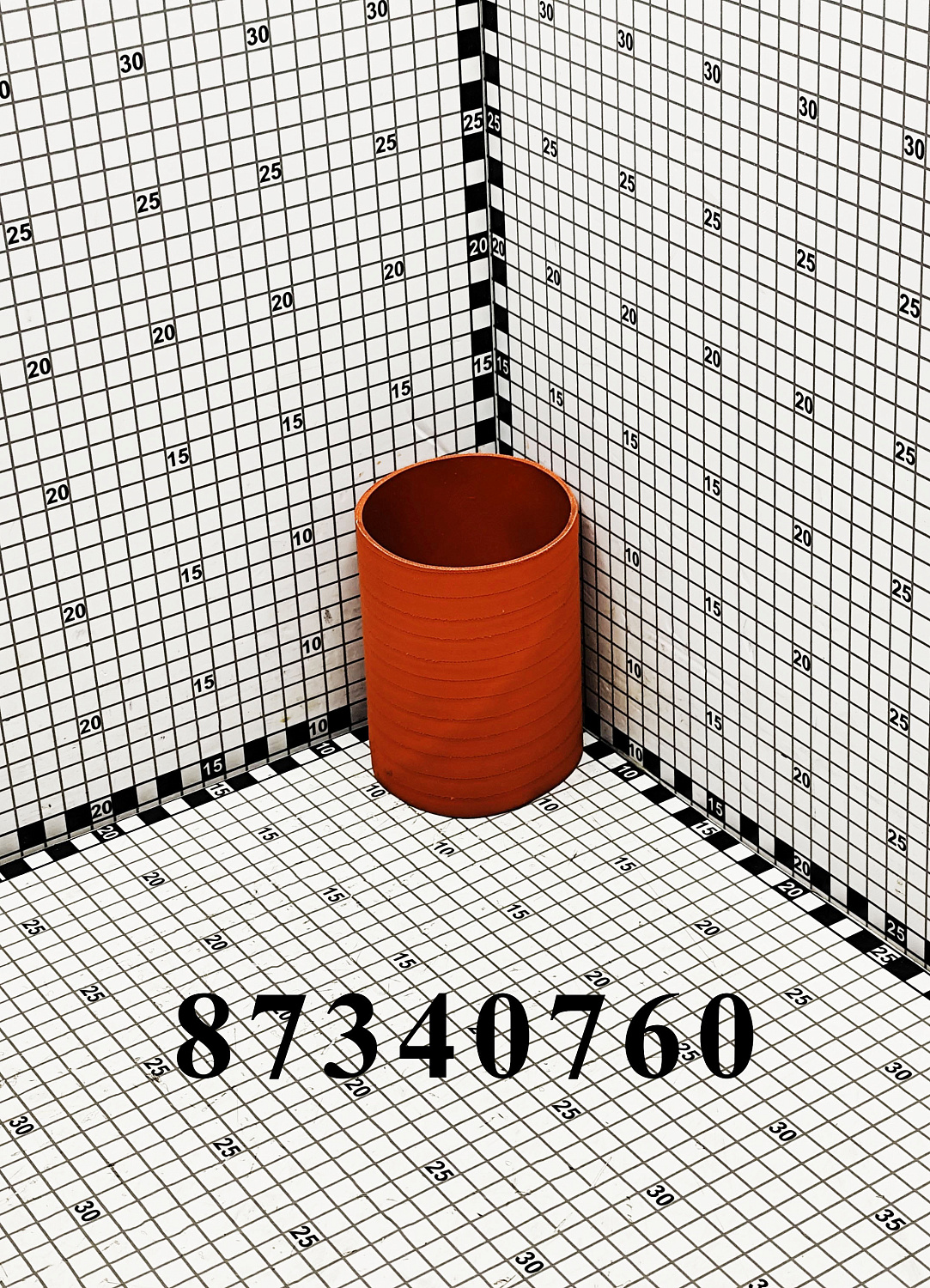 Патрубок 87340760 CNHi