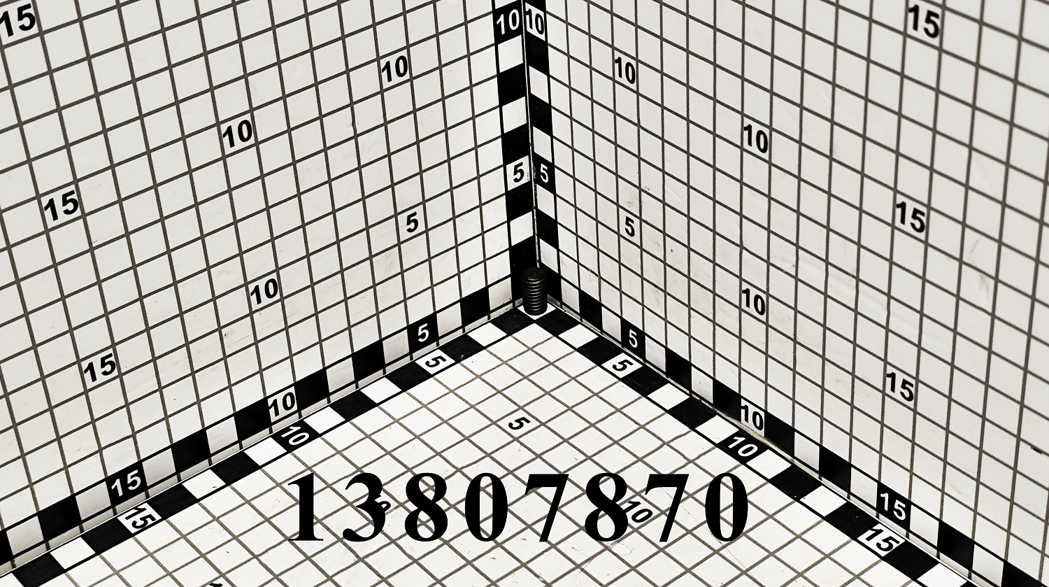 Винт стопорный 13807870 CNHi