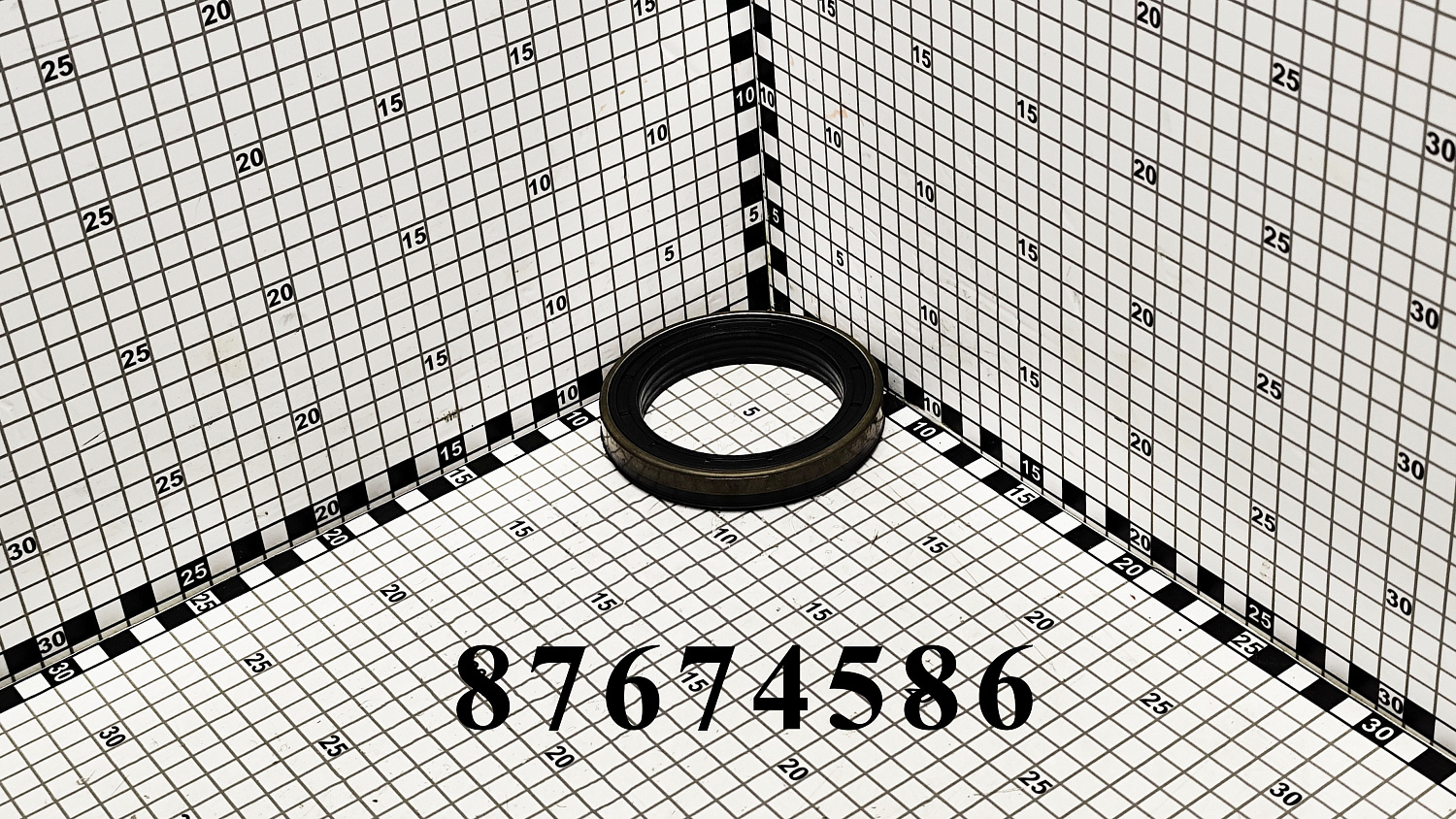Сальник 87674586 CNHi