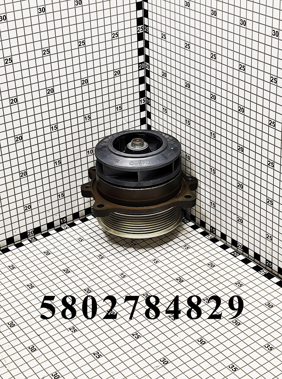 Насос водяной 5802784829 (5801919226, 504361543) CNHi