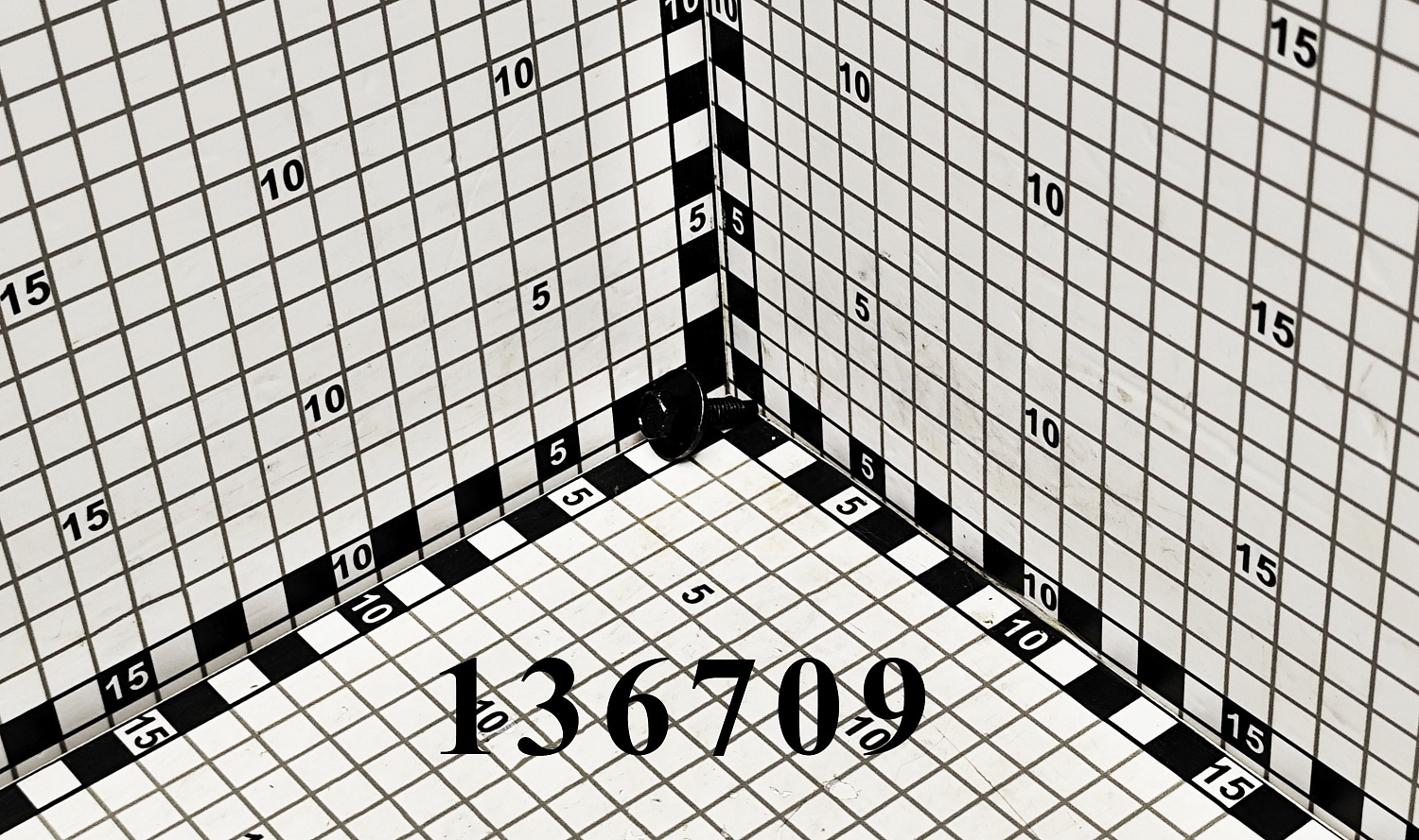 Болт 136709
