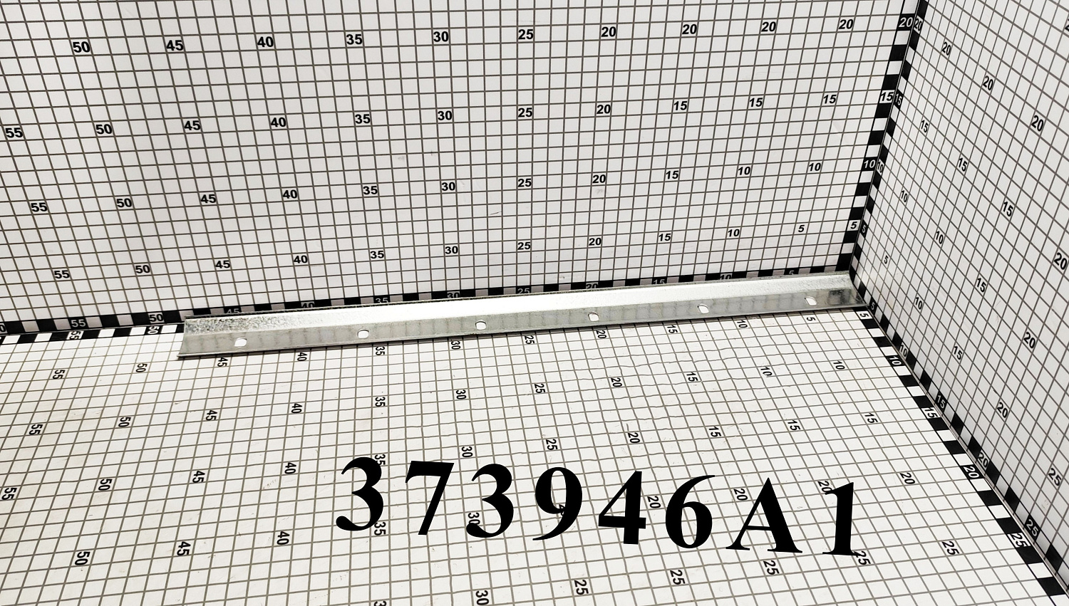 Планка 373946A1 CNHi