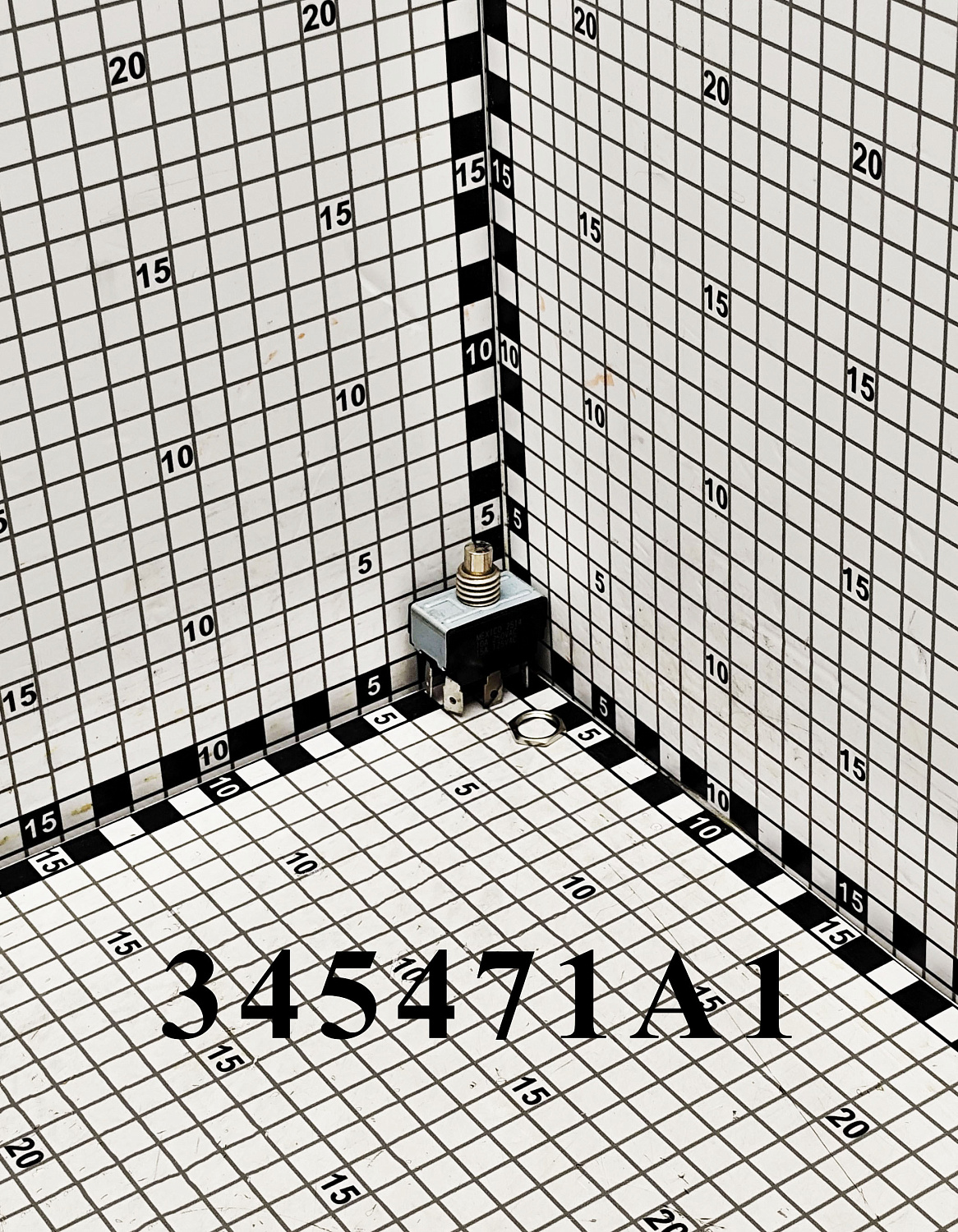 Выключатель 345471A1 CNHi
