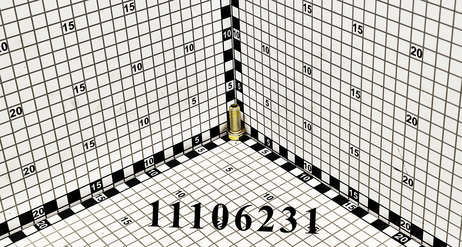Болт 11106231 CNHi