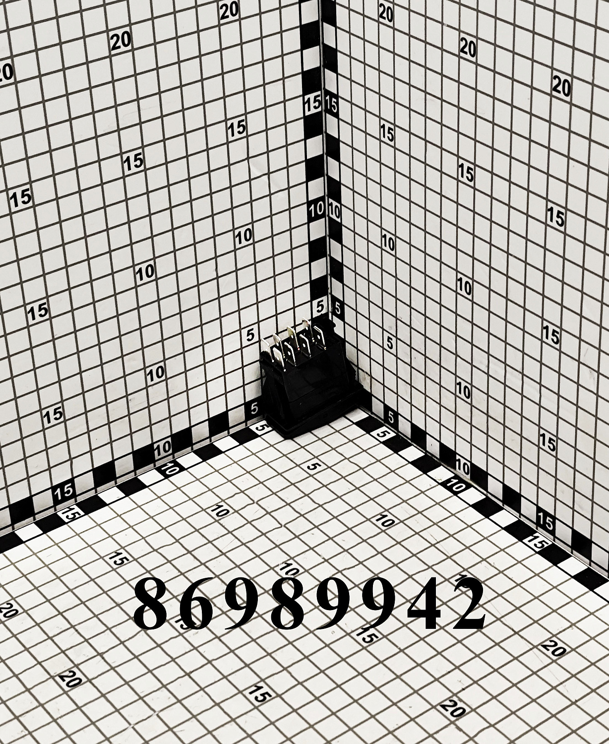 Переключатель фар 86989942 CNHi