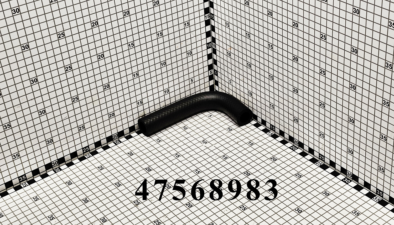 Патрубок 47568983 CNHi