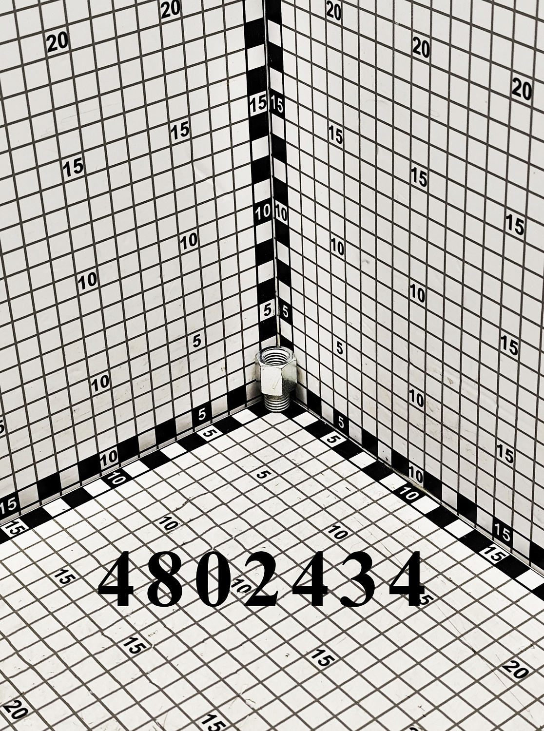 Штуцер 4802434 CNHi