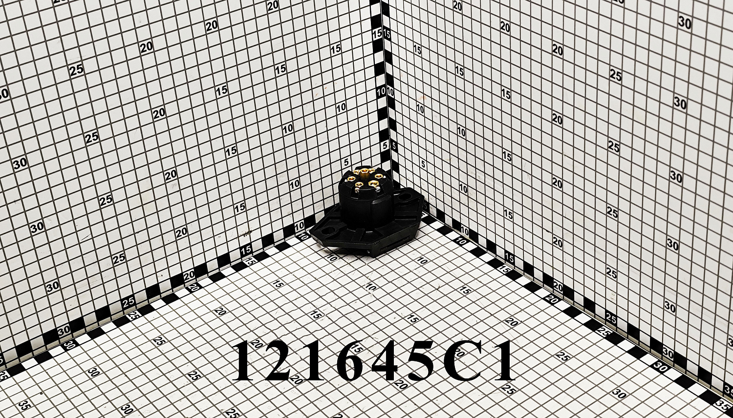 Розетка 121645C1 CNHi