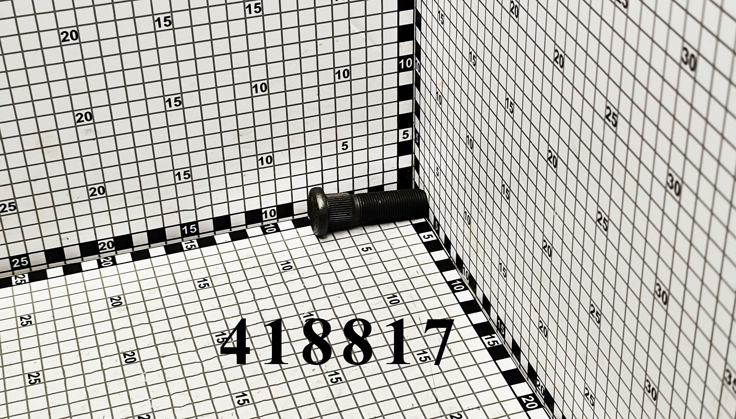 Шпилька 418817 CNHi