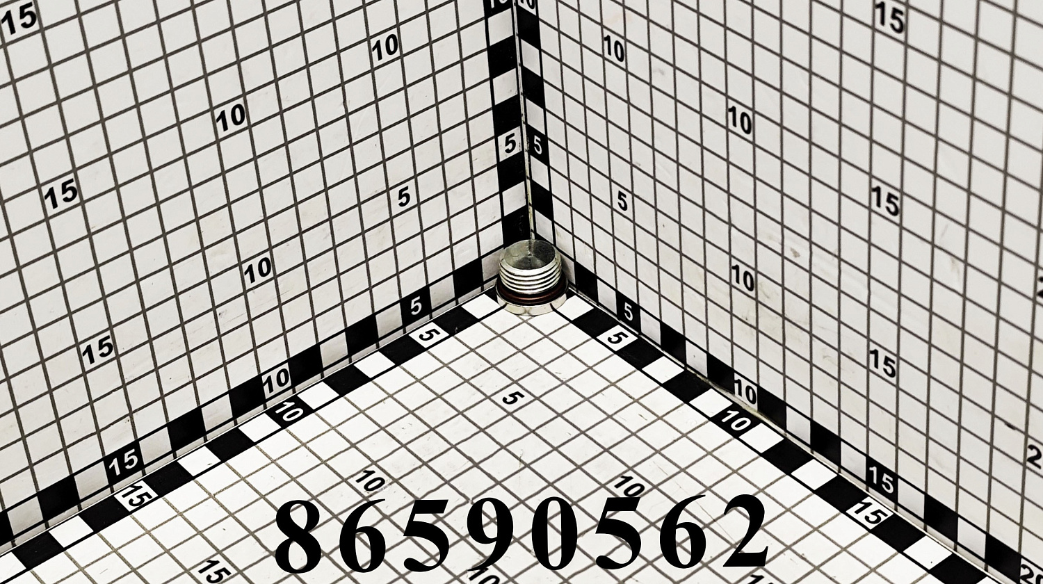 Пробка 86590562 CNHi