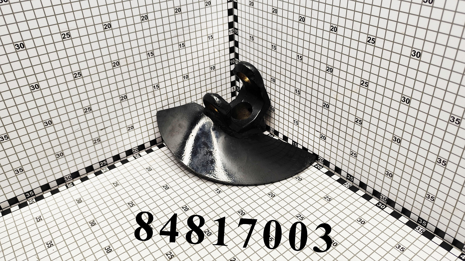 Вилка 84817003 CNHi