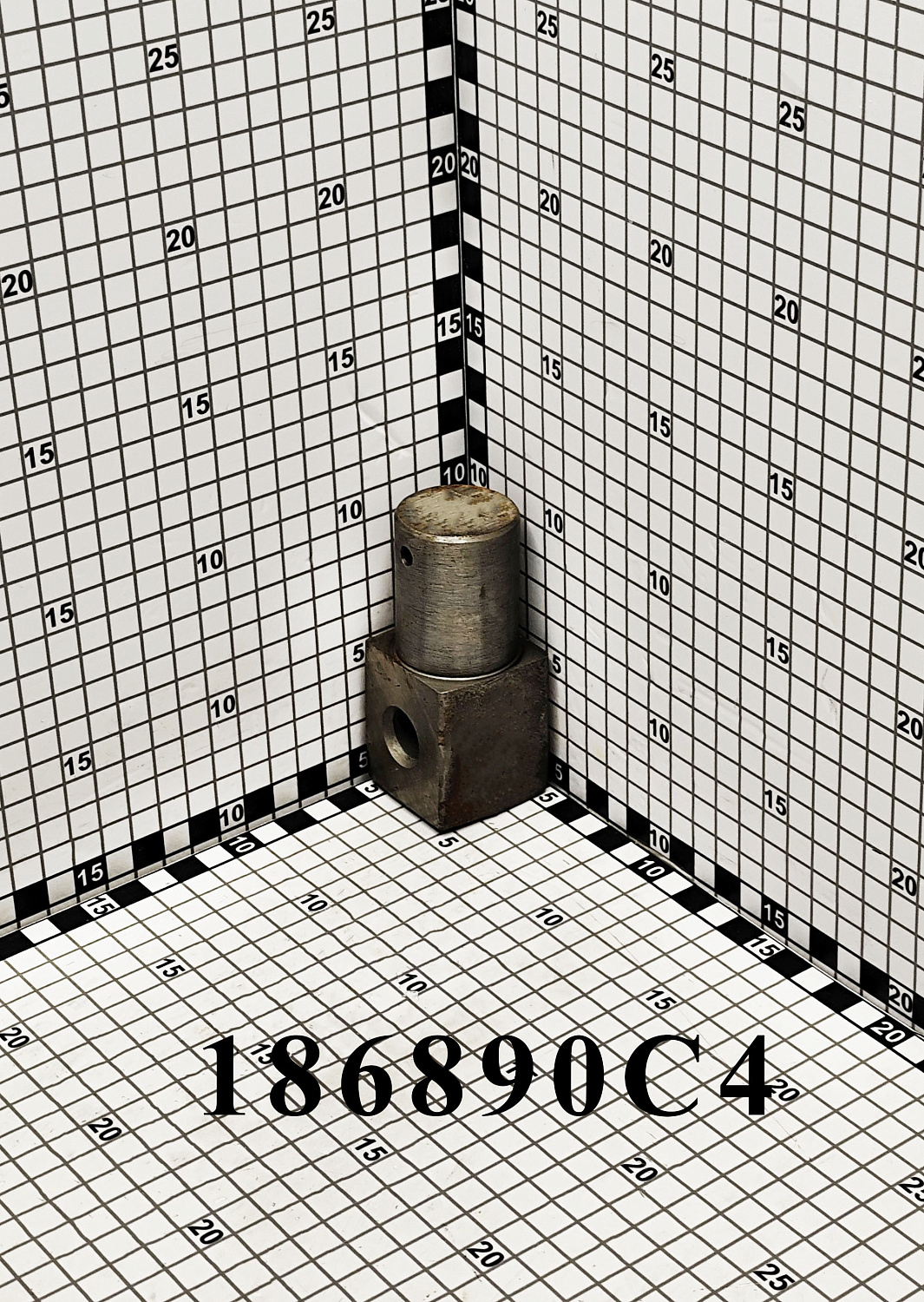 Кронштейн 186890C4 CNHi