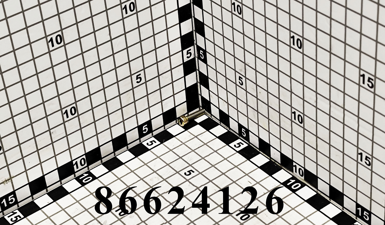 Винт 86624126 CNHi