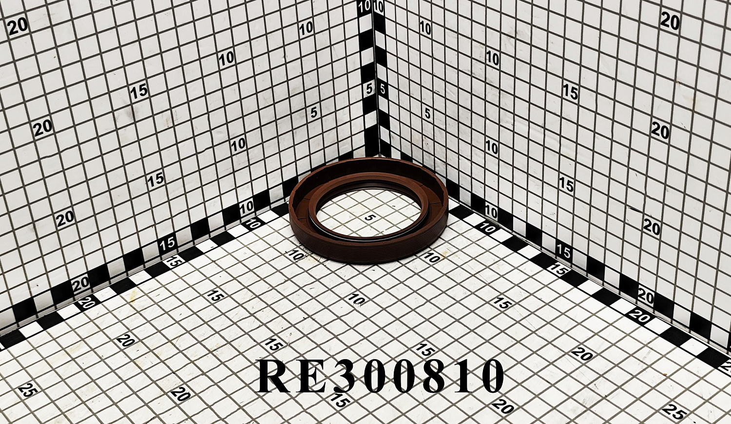 Сальник RE300810
