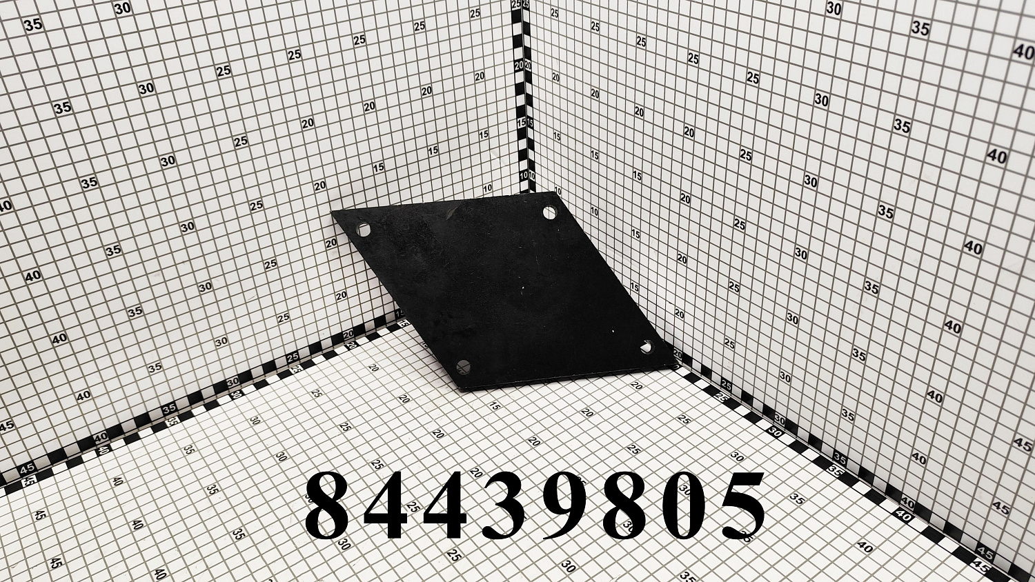 Суппорт левый 84439805 CNHi