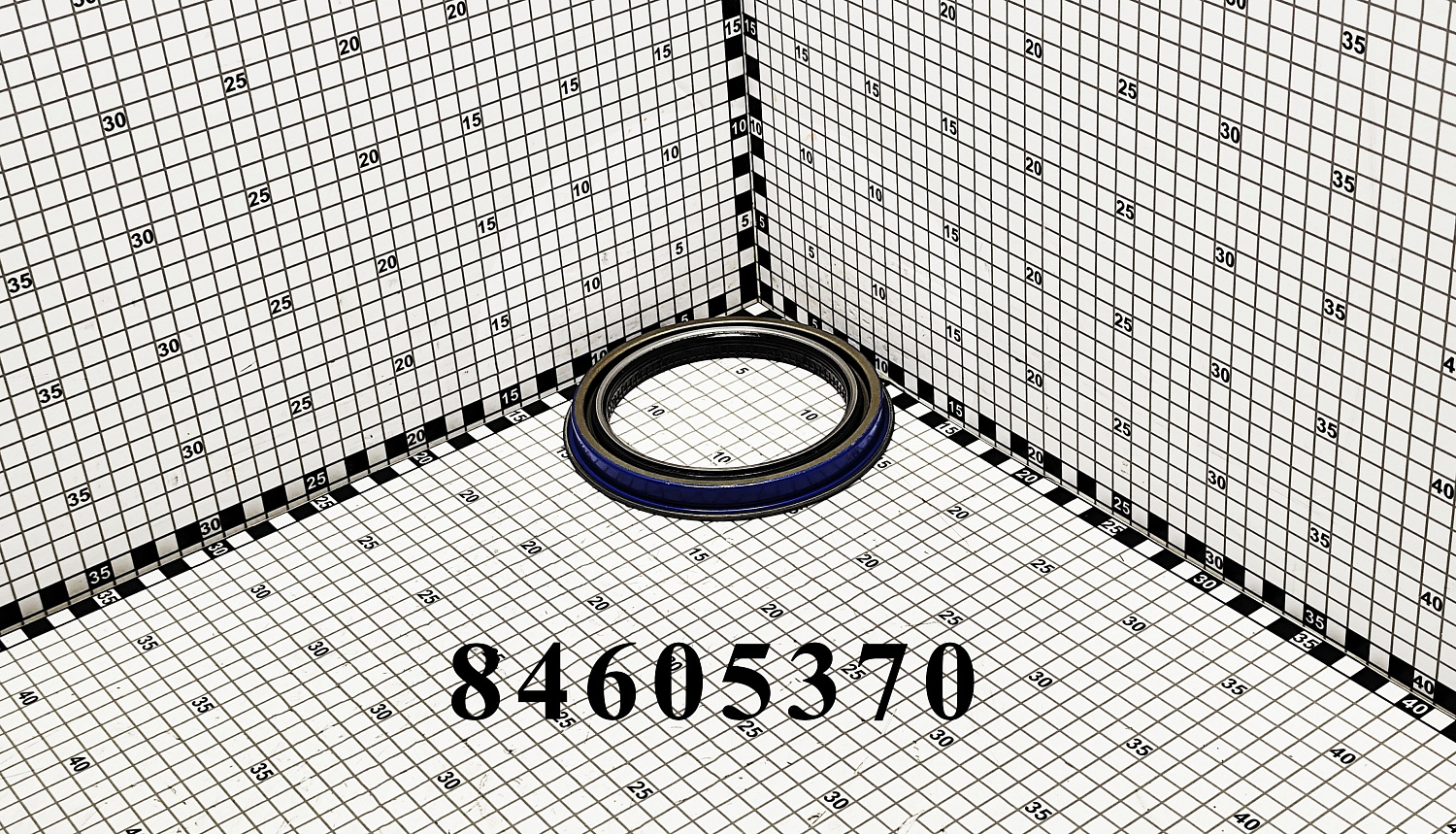 Сальник хвостовика 84605370 CNHi