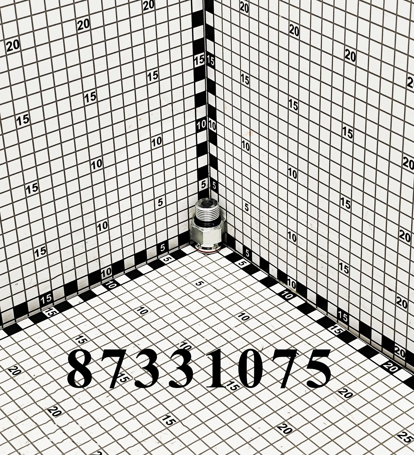 Штуцер 87331075 CNHi