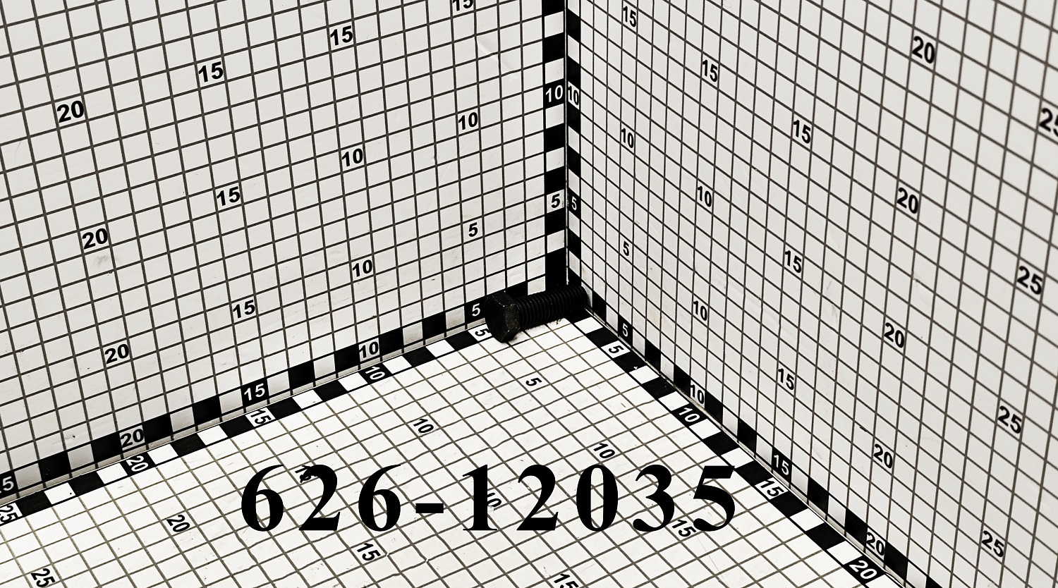 Болт 626-12035 CNHi