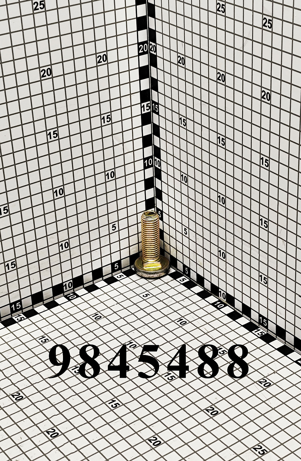 Болт 9845488 CNHi